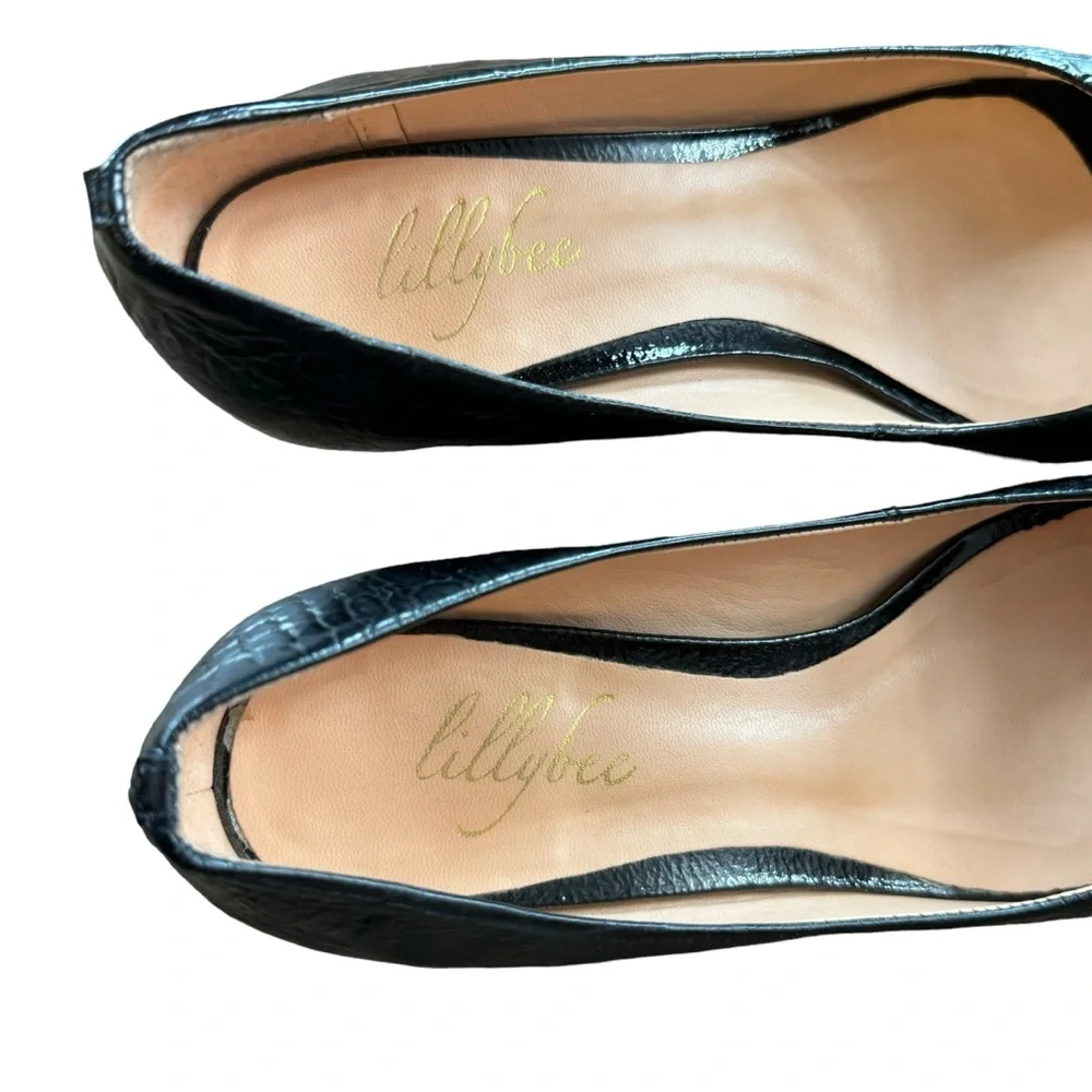 Women’s Lillybee Size 38 Black Patent Leather Embossed Wedge Heels.